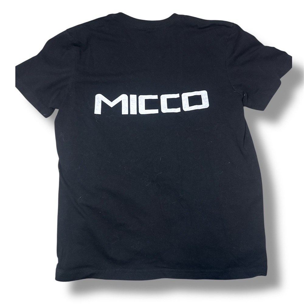 Yimianhuig Black T-Shirt